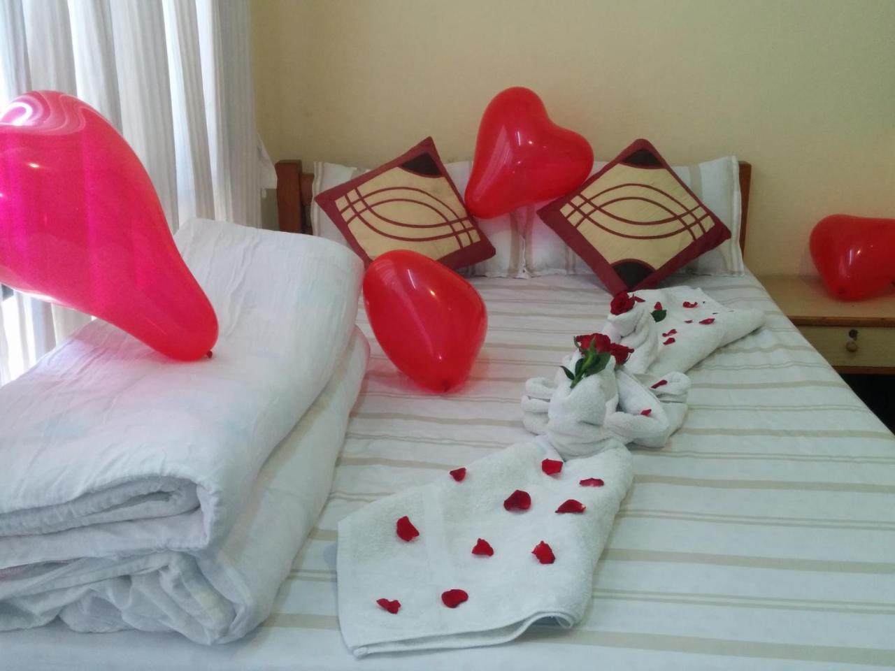 Looniva Guest House Lalitpur Esterno foto